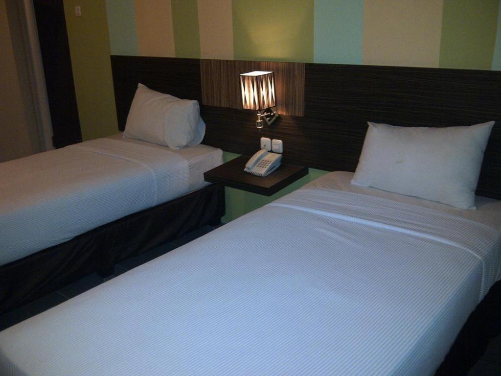 Pose In Hotel Yogyakarta Dış mekan fotoğraf